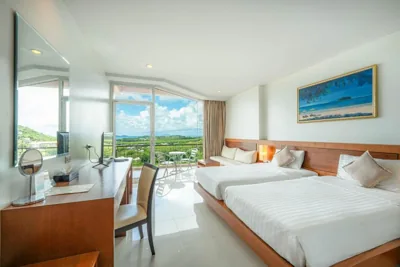 Camera Deluxe matrimoniale o doppia con letti singoli vista mare — The View Rawada Phuket